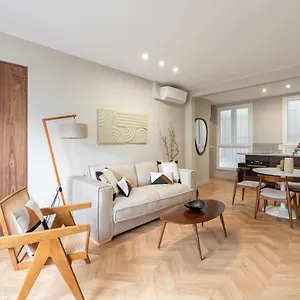The New Suites, Centre Apartment