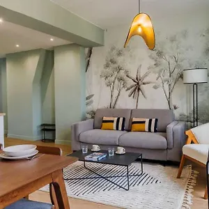 Bon Marche Apartment